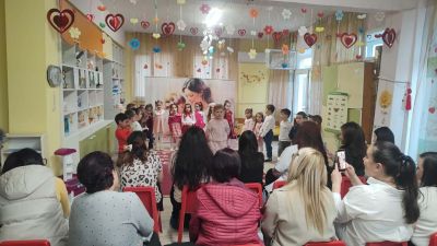 "С обич за мама" - тържество в група "Мечо Пух" - ДГ Снежанка - Велики Преслав