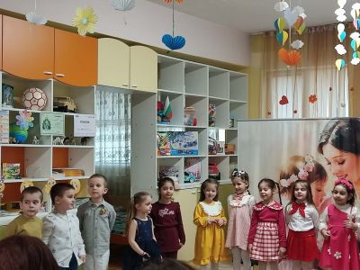 "С обич за мама" - тържество в група "Мечо Пух" - ДГ Снежанка - Велики Преслав