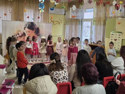  "С обич за мама" - тържество в група "Мечо Пух" - ДГ Снежанка - Велики Преслав